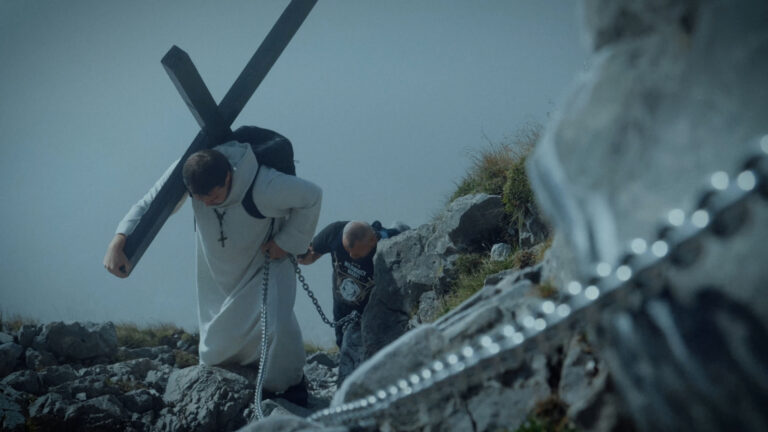 „Posłani” – odwaga, wiara i wspólnota. Film o duchowej przemianie Polaków już 22 maja w kinach